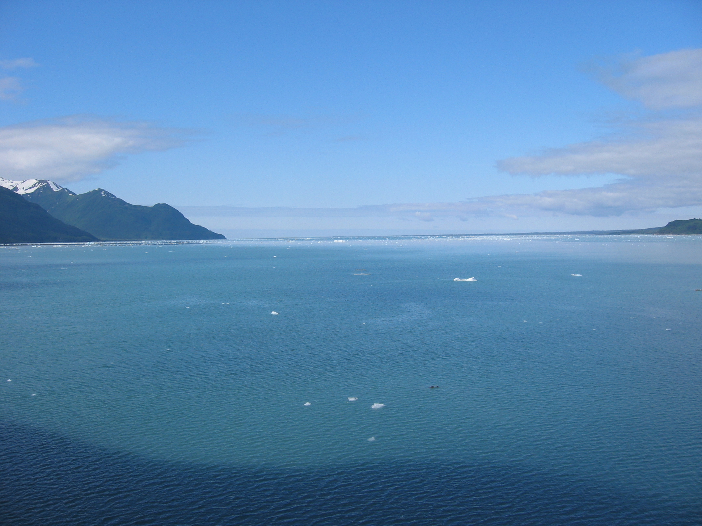 Hubbard glacier and the surrounding area