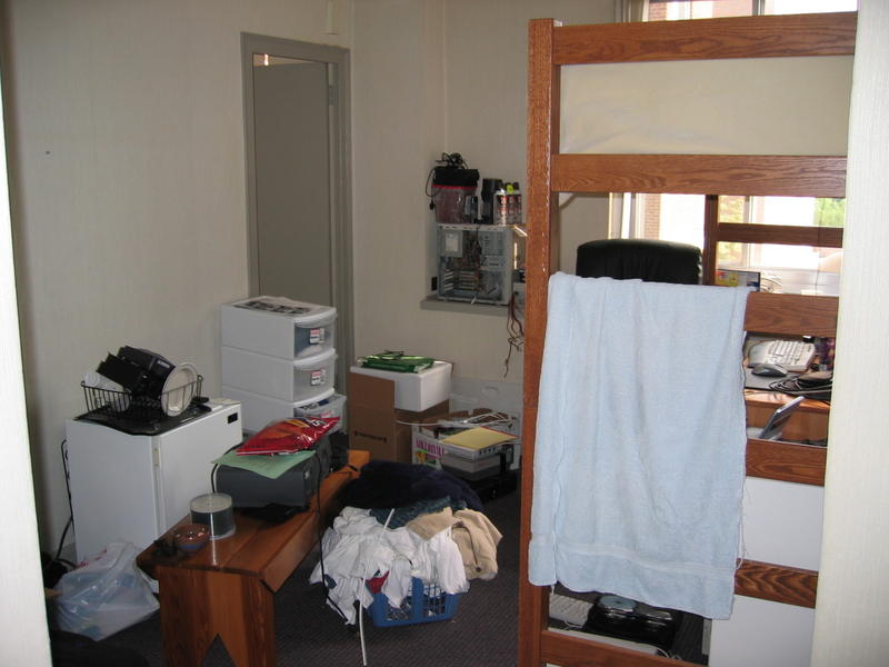 040831-1651 Dorm-Room 002