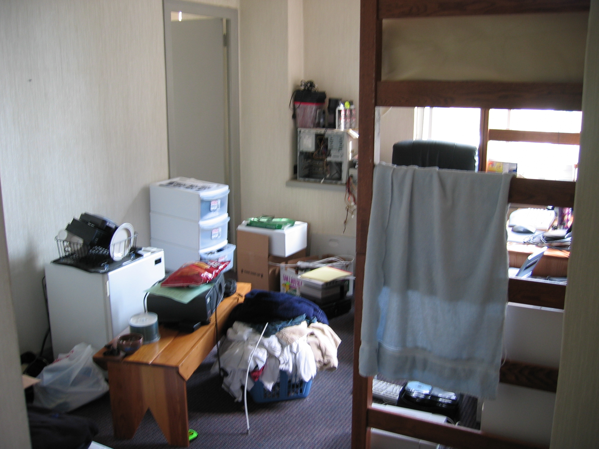 040831-1651 Dorm-Room 003