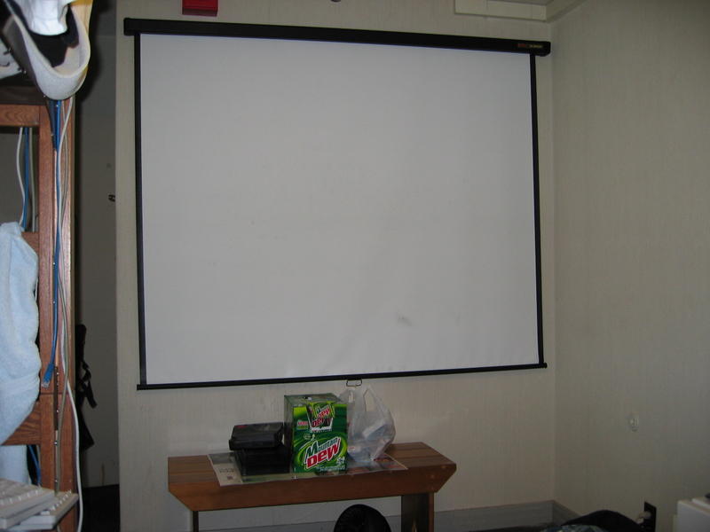 040902-0039 Projector-Screen 001
