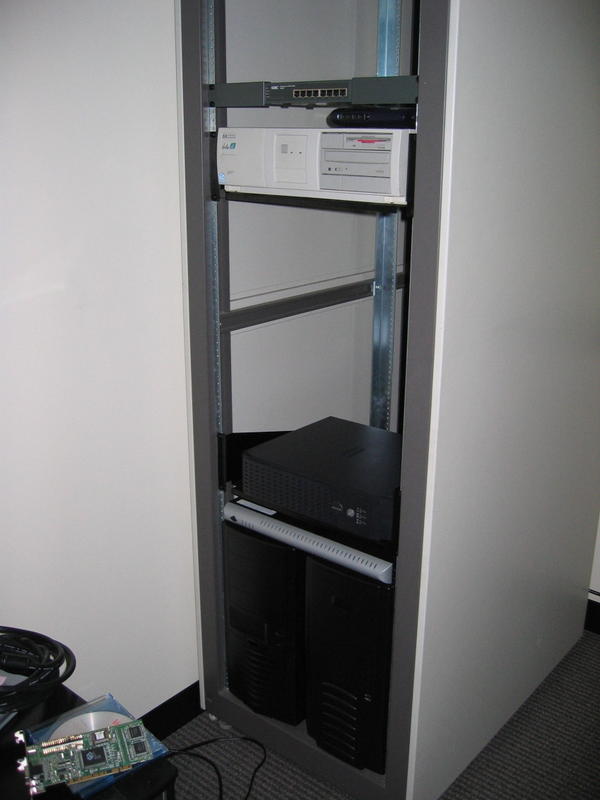 20051003-1951 Rack 002