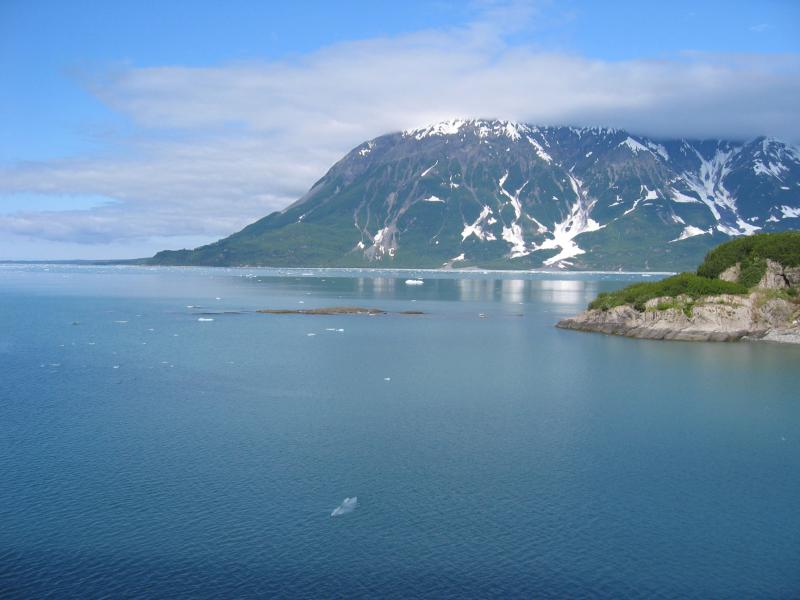 Hubbard glacier and the surrounding area